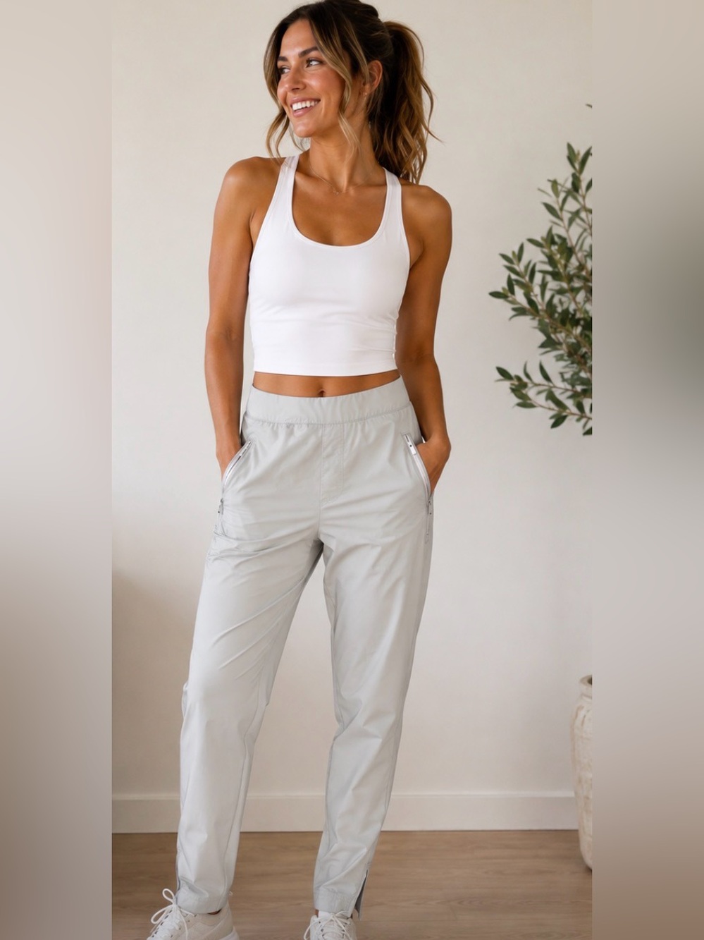 Tommy Bahama Light Gray Joggers Women’s XS - Athleisure, running, gym, active